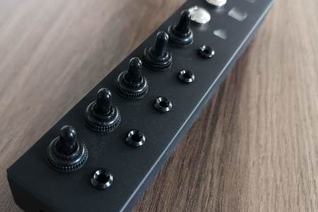ELECTRONICS SWITCH BOX