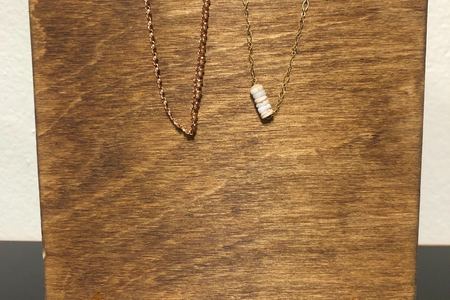 NECKLACE STAND