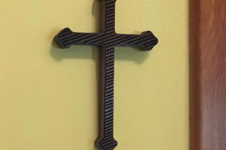 SMALL TEXTURED CROSS