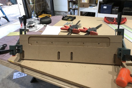 JIG TO MAKE VERTICAL CUTS