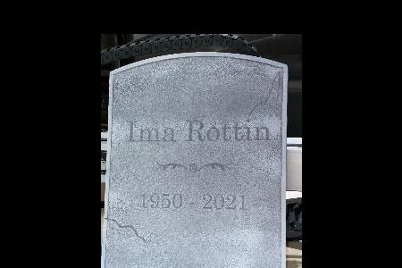IMA ROTTIN TOMBSTONE